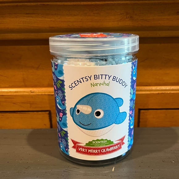 NEW Scentsy Narwhal Bitty Buddy Very Merry Cranberry - Picture 2 of 6
